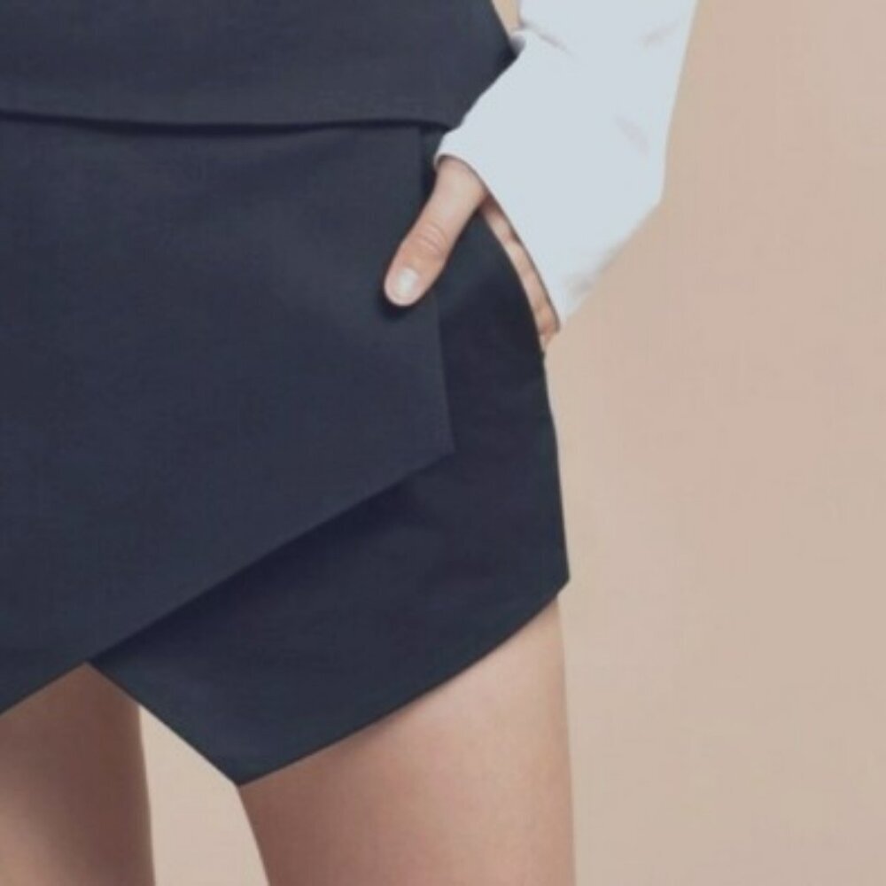 Aritzia Talula Berklee Navy Blue Lined Wool Blend Skort